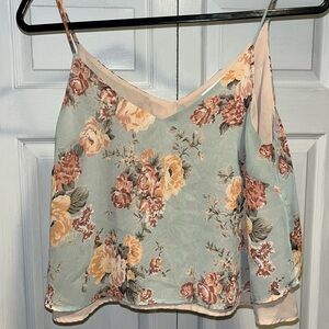 Lush size M women’s floral top